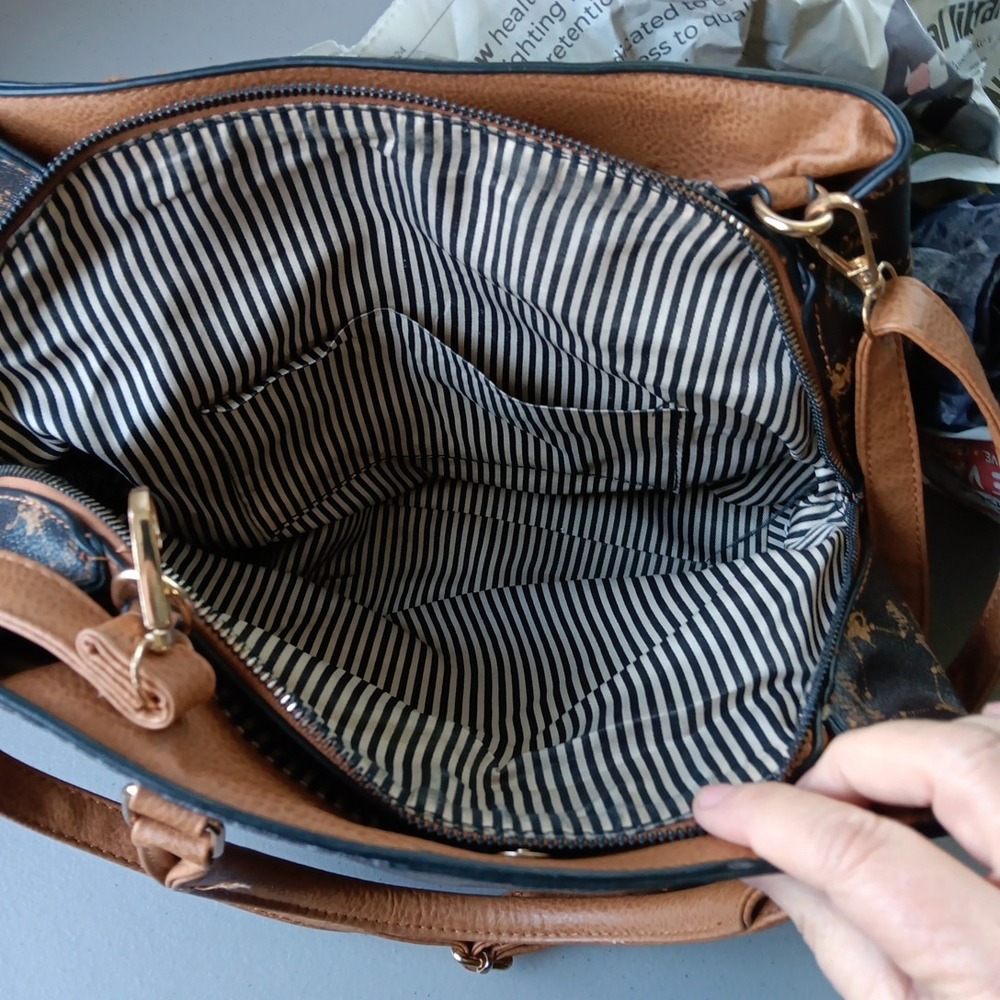 Beverly Hills Polo Crossbody Handbag Brown Tan Faux Leather Preppy Countryside - Picture 10 of 15